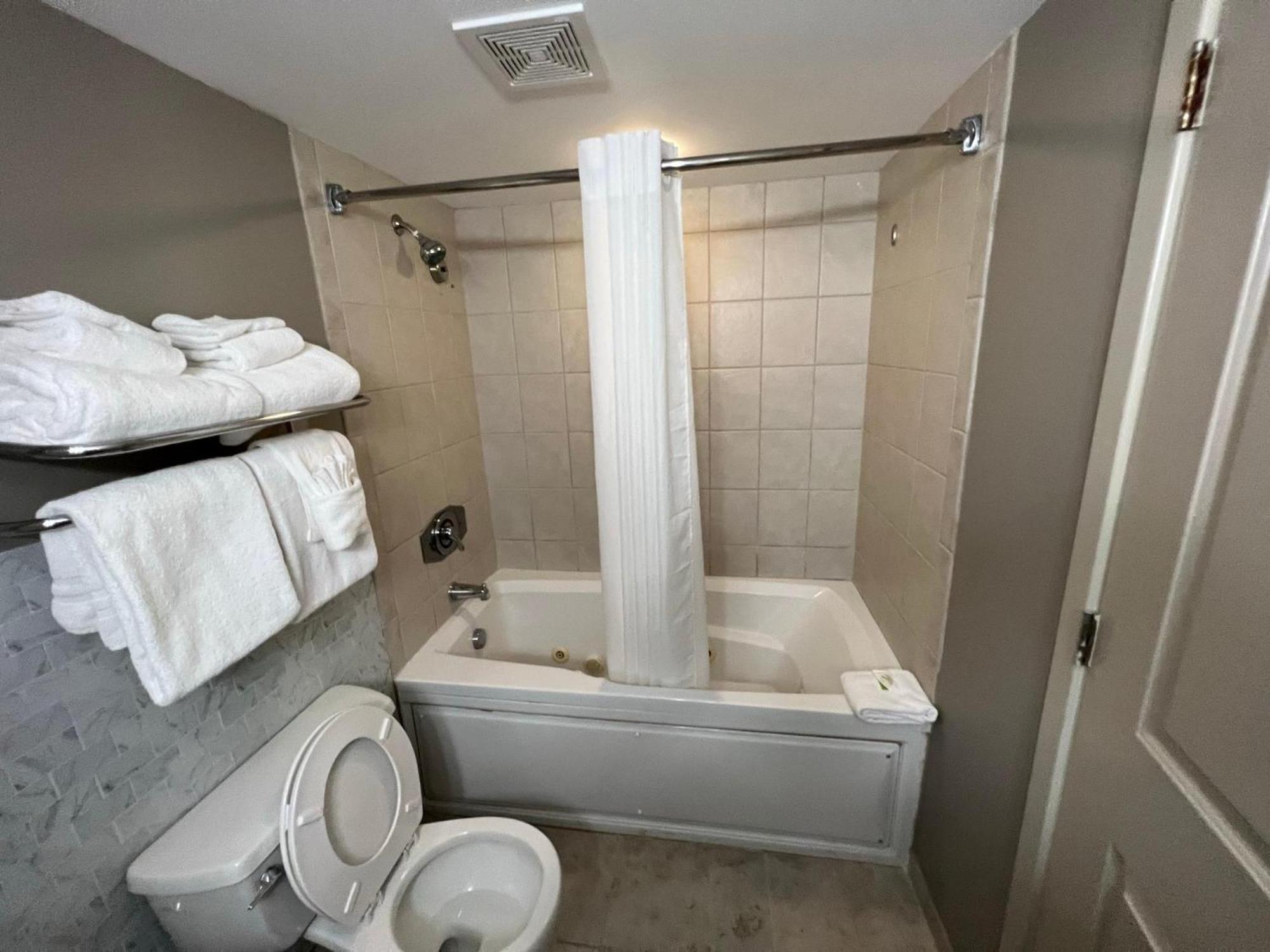 Вилла 107 S Ocean Blvd, 0308 - Ocean Front Sleeps 6 Миртл-Бич Экстерьер фото